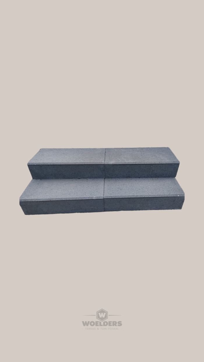 Traptrede 60x30x15 cm indus black kleurecht met facet